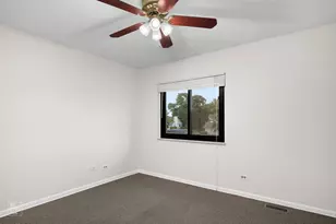 9 Wake Robin Ct, Woodridge, IL 60517 - Photo 12