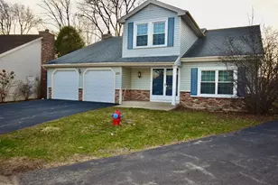 651 White Ct, Gurnee, IL 60031 - Photo 4