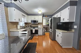 12840 S Blossom Dr, Alsip, IL 60803 - Photo 6