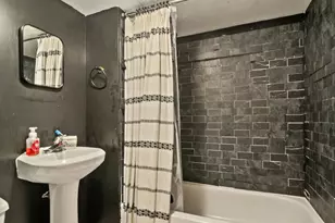 5805 S Kilbourn Ave, Chicago, IL 60629 - Photo 24