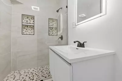 52 Wisconsin Avenue, Waukegan, IL 60085 - Photo 12