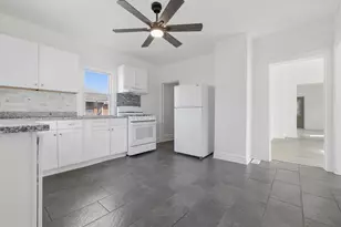 52 Wisconsin Ave, Waukegan, IL 60085 - Photo 18