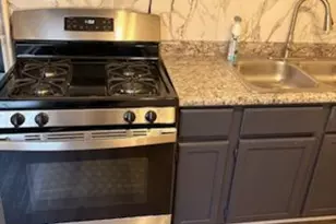 10501 S Corliss Ave, Chicago, IL 60628 - Photo 12