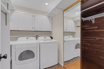 300 Boardwalk Place, Park Ridge, IL 60068 - Photo 36