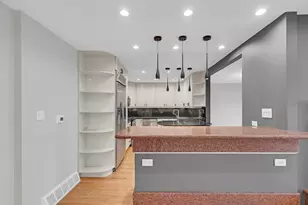 300 Boardwalk Pl, Park Ridge, IL 60068 - Photo 12