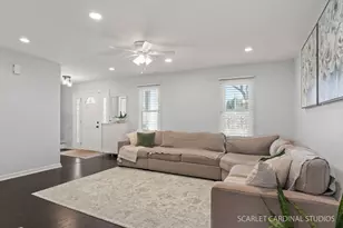 20 Shore Dr, Schaumburg, IL 60193 - Photo 6