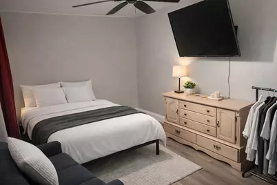 408 E Chicago Street, Elgin, IL 60120 - Photo 8