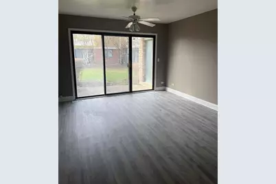 292 Middlebury Court #D1, Schaumburg, IL 60193 - Photo 2