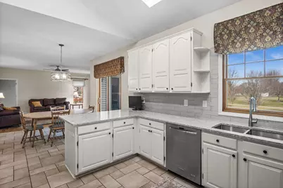 39W228 W Hilltop Drive, Saint Charles, IL 60175 - Photo 16