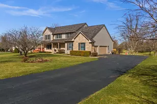 39W228 W Hilltop Dr, Saint Charles, IL 60175 - Photo 4