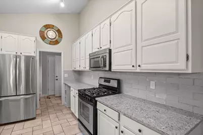39W228 W Hilltop Drive, Saint Charles, IL 60175 - Photo 14