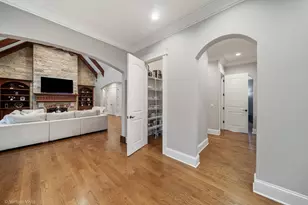 39W354 Long Meadow Ln, Saint Charles, IL 60175 - Photo 14