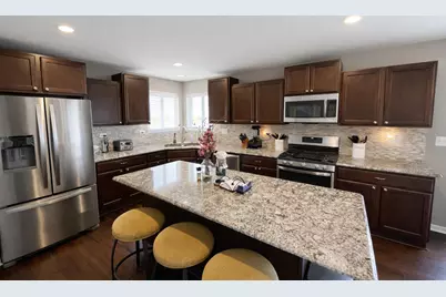 707 Brighton Drive, Pingree Grove, IL 60140 - Photo 6