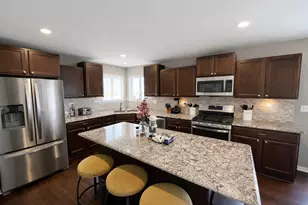 707 Brighton Dr, Pingree Grove, IL 60140 - Photo 6