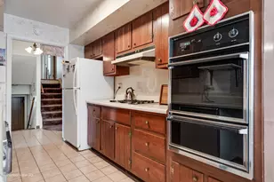 1980 Chippendale Rd, Hoffman Estates, IL 60169 - Photo 10