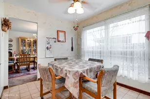 1980 Chippendale Rd, Hoffman Estates, IL 60169 - Photo 6