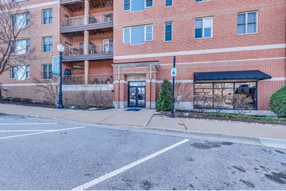 935 Burlington Avenue #304, Downers Grove, IL 60515 - Photo 2