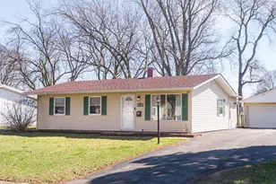 742 Cedardale Pl, Aurora, IL 60506 - Photo 1