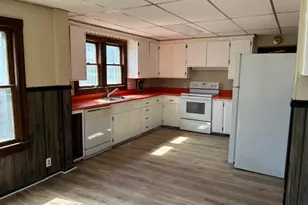 708 S 1st St, Dekalb, IL 60115 - Photo 4