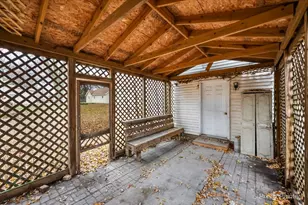 708 S 1st St, Dekalb, IL 60115 - Photo 16