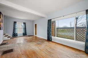 708 S 1st St, Dekalb, IL 60115 - Photo 2