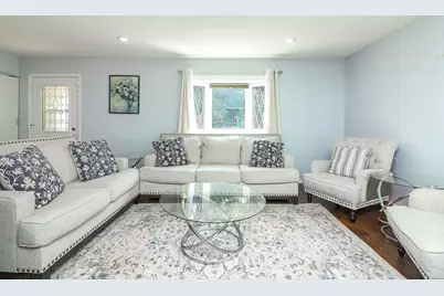 812 W Appletree Lane, Bartlett, IL 60103 - Photo 2