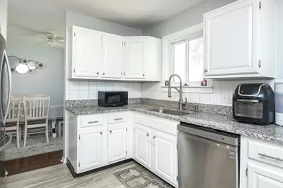 812 W Appletree Lane, Bartlett, IL 60103 - Photo 6