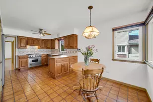 10016 Estelle Dr, Rosemont, IL 60018 - Photo 6