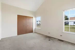 2124 Baldwin Ln, Hanover Park, IL 60133 - Photo 10