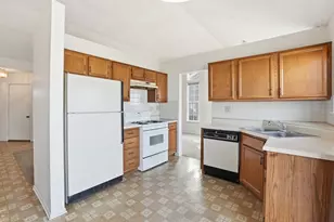 2124 Baldwin Ln, Hanover Park, IL 60133 - Photo 8