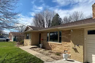 9 Helen St, Streator, IL 61364 - Photo 2
