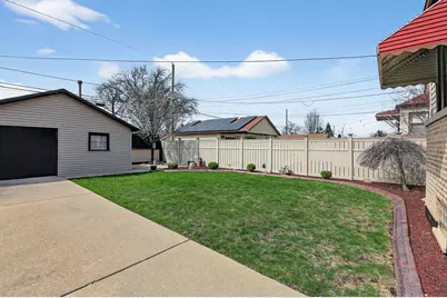 5804 S Natoma Avenue, Chicago, IL 60638 - Photo 2