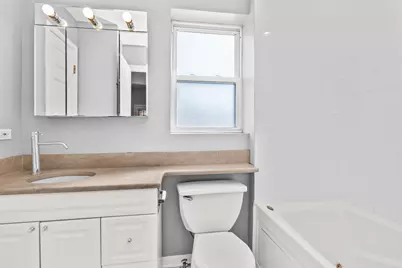 845 W Belle Plaine Avenue #2E, Chicago, IL 60613 - Photo 12