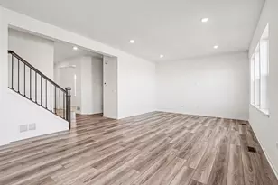 413 Hathaway Ln, Oswego, IL 60543 - Photo 4