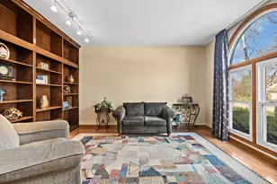 1508 Lilac Dr, Crystal Lake, IL 60014 - Photo 2