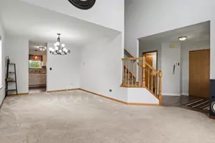 2001 Wedgeport Cir, Romeoville, IL 60446 - Photo 4