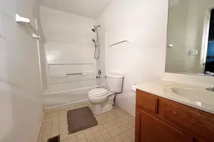 752 S Parkside Dr, Round Lake, IL 60073 - Photo 22