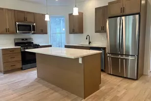 3025 W Ainslie St, Chicago, IL 60625 - Photo 2