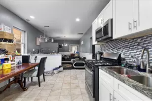 8222 S Maryland Ave, Chicago, IL 60619 - Photo 16