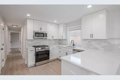 9042 S Dobson Avenue, Chicago, IL 60619 - Photo 6