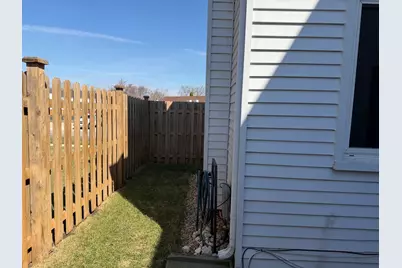 7594 Sarson Way, Hanover Park, IL 60133 - Photo 22