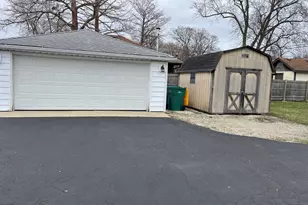 302 Freehauf St, Lemont, IL 60439 - Photo 8