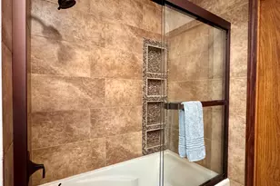 2723 Arrowhead Dr, Bloomington, IL 61704 - Photo 20