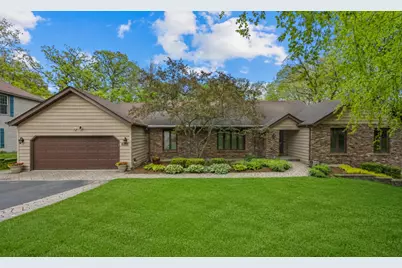 655 Oakview Drive, Algonquin, IL 60102 - Photo 1