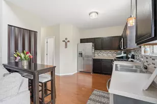 2417 Brush Hill Cir, Joliet, IL 60432 - Photo 2