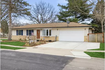 201 W Streamwood Boulevard, Streamwood, IL 60107 - Photo 1