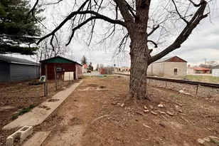 221 Lukins St, Streator, IL 61364 - Photo 8