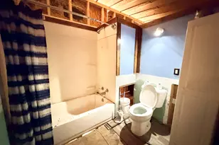 221 Lukins St, Streator, IL 61364 - Photo 6