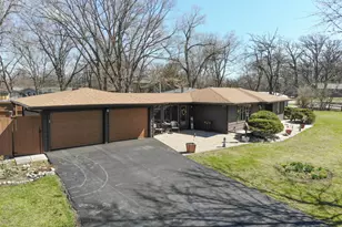 507 Richton Rd, Steger, IL 60475 - Photo 1