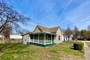 353 E State St, Cisco, IL 61830 - Photo 2